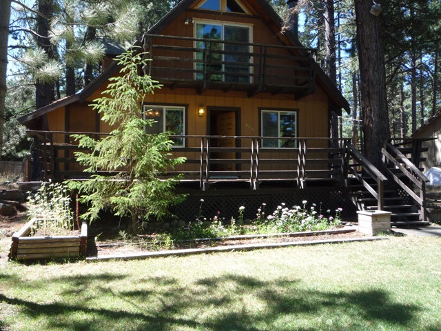 This Truckee rental is located at 10459 JEFFERY PINE.