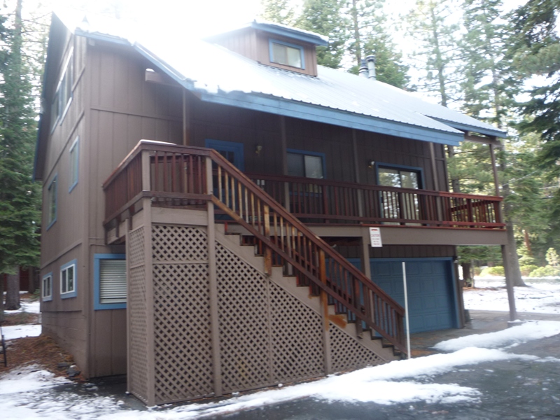 This Truckee rental is located at 15863 NORTHWOODS BLVD..